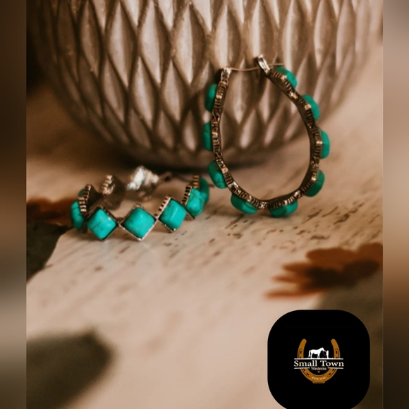 Laredo Sky Hoop Earrings - Picture 1 of 2